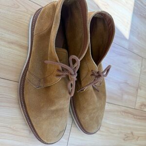 FRYE Men's Tan Suede Chukka Boots